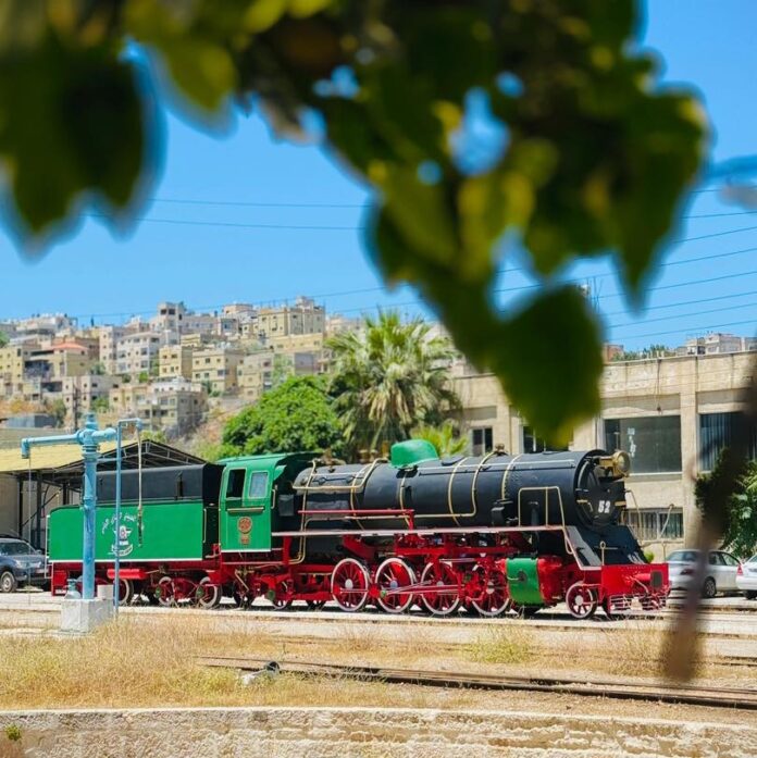 مؤسسة الخط الحديدي الحجازي تحتفل بيوم العلم