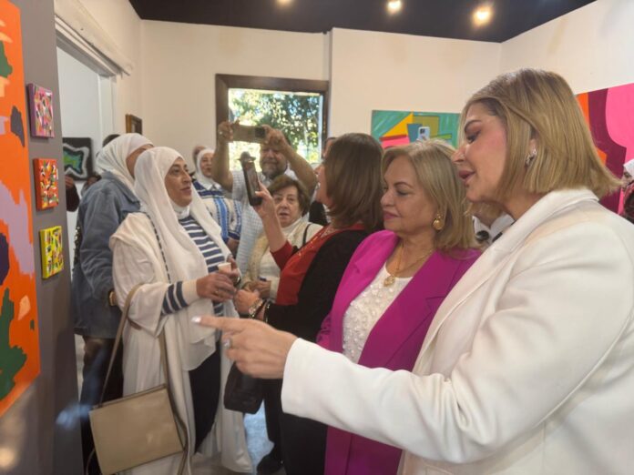 معرض تشكيلي للفنانة أمل القدومي معرض تشكيلي للفنانة أمل القدومي