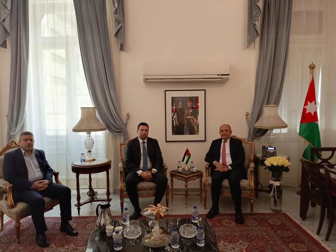 السفير العضايلة يستقبل موفد الرئيس المصري للتهنئة باستقلال المملكة