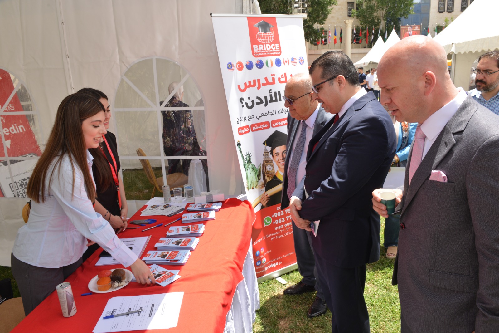 رئيس جامعة البترا يفتتح فعاليات اليوم الوظيفي الخامس عشر