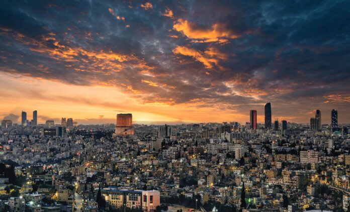 طقس معتدل اليوم ودافئ غدًا وحار الخميس