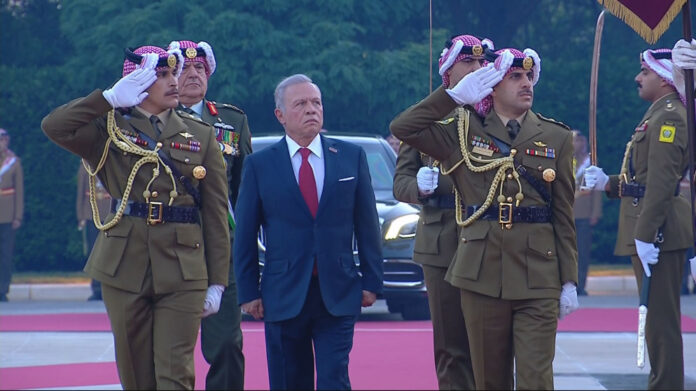 الملك يرعى الاحتفال الرسمي بعيد الاستقلال الـ79 - بث مباشر الملك يرعى الاحتفال الرسمي بعيد الاستقلال الـ79 - بث مباشر