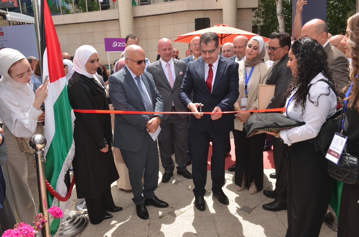 رئيس جامعة البترا يفتتح فعاليات اليوم الوظيفي الخامس عشر