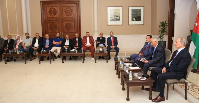 العيسوي: الملك يقود تحديثًا يعزز منعة الدولة ويوازن بين الأمن والعدالة