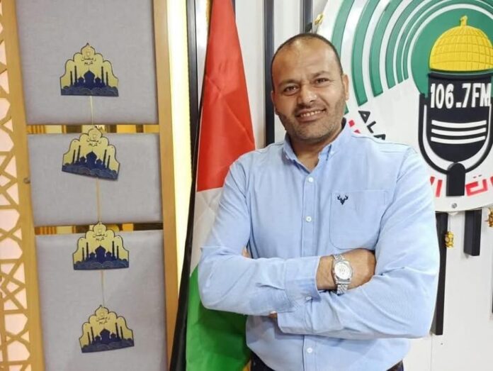 استشهاد المذيع حسن سمور يرفع عدد الشهداء الصحفيين إلى 2016 استشهاد المذيع حسن سمور يرفع عدد الشهداء الصحفيين إلى 2016