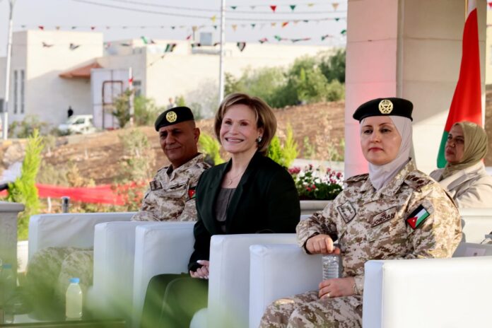 الأميرة عائشة بنت الحسين ترعى احتفال مديرية شؤون المرأة العسكرية