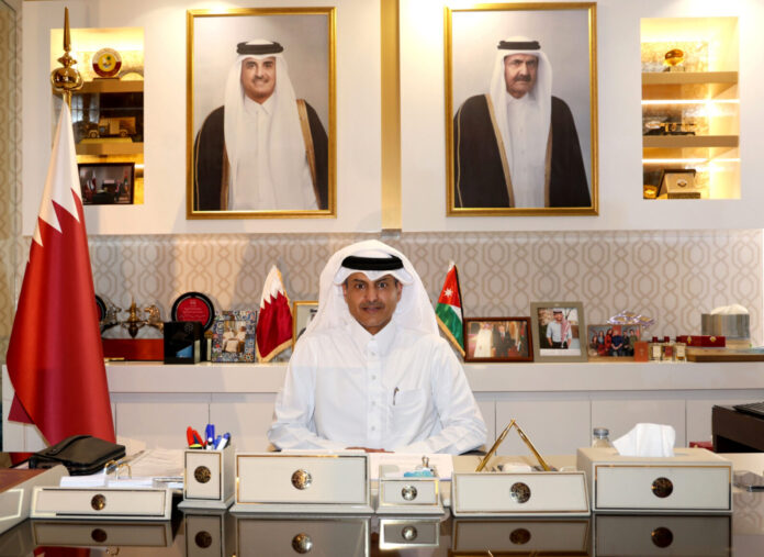 السفير القطري يهنئ بعيد استقلال المملكة