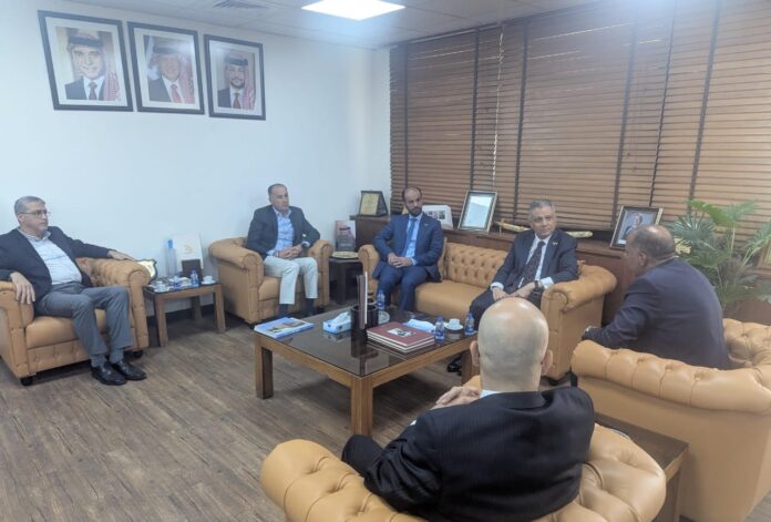 السفير اليمني يزور المدن الصناعية الاردنية