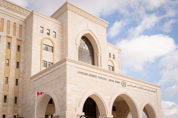 القوات المسلحة تؤجل أقساط السلف والقروض عن شهر أيار