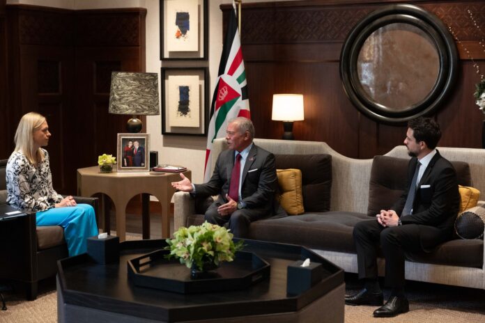 الملك يلتقي وزيرة خارجية فنلندا