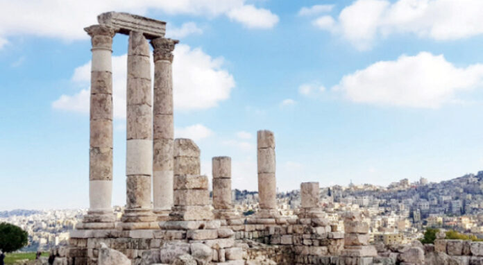 انخفاض ملموس على درجات الحرارة اليوم وطقس معتدل حتى الجمعة