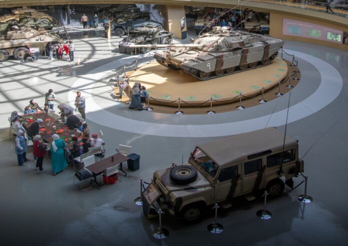 متحف الدبابات الملكي يحيي عيد الاستقلال بفعاليات وطنية وعروض عسكرية