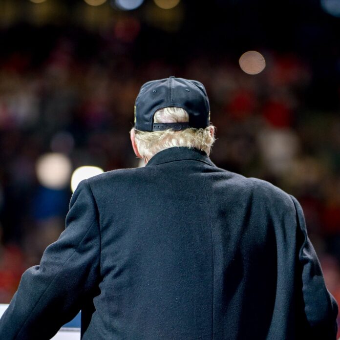 ترامب : على الجميع اخلاء طهران !!