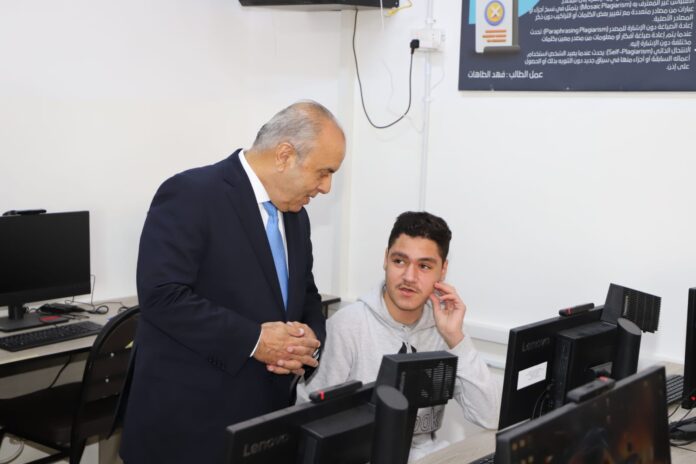 بدء اولى جلسات امتحان التوجيهي غدا