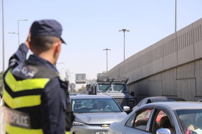 الامن العام يطالب المواطنين بالبقاء في المنازل الامن العام يطالب المواطنين بالبقاء في المنازل