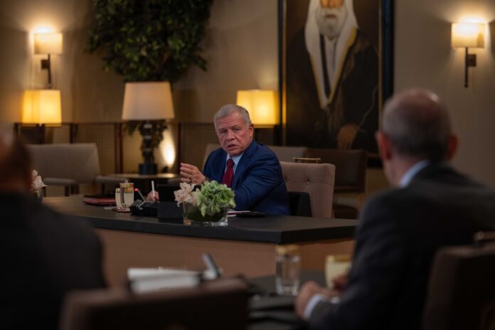 الملك: الأردن لن يتهاون مع أي جهة تحاول العبث بأمنه واستقراره وسلامة مواطنيه الملك: الأردن لن يتهاون مع أي جهة تحاول العبث بأمنه واستقراره وسلامة مواطنيه