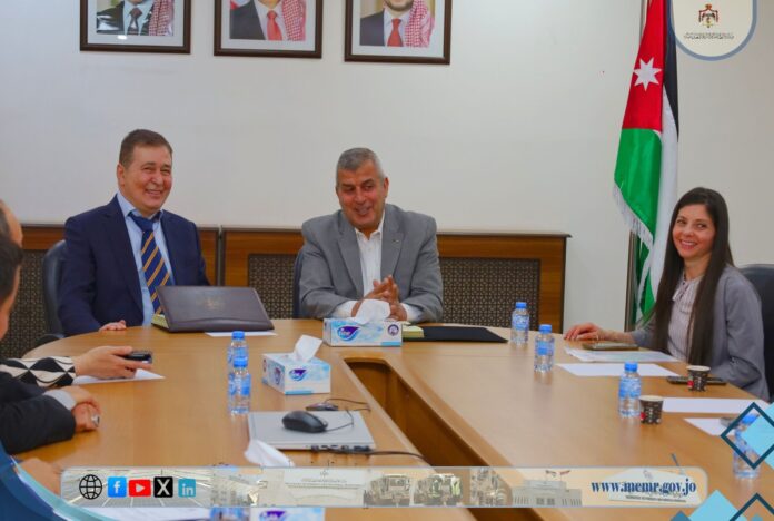 الخرابشة يشدد على ضرورة مراجعة البرنامج التنفيذي لرؤية التحديث الاقتصادي يوميا