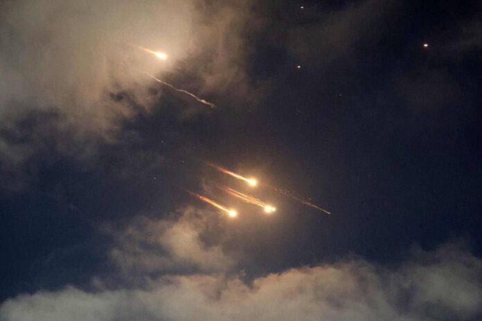 ايران تطلق رشقة جديدة من الصواريخ على الاحتلال الاسرائيلي