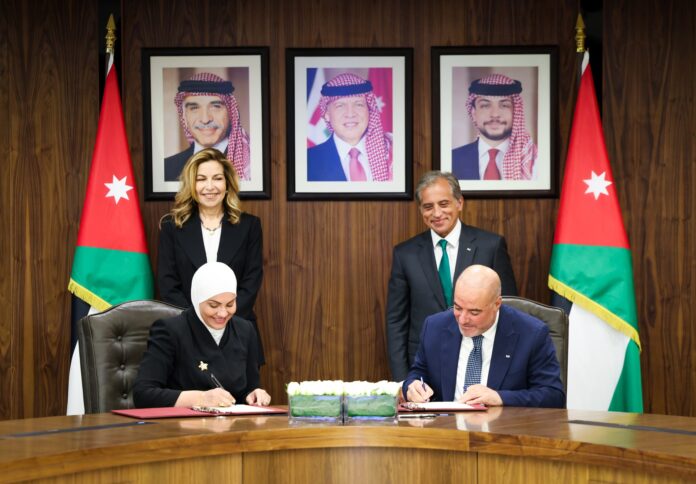 الحكومة ومؤسسة ومركز الحسين للسرطان توقعان اتفاقية مهمة - تفاصيل