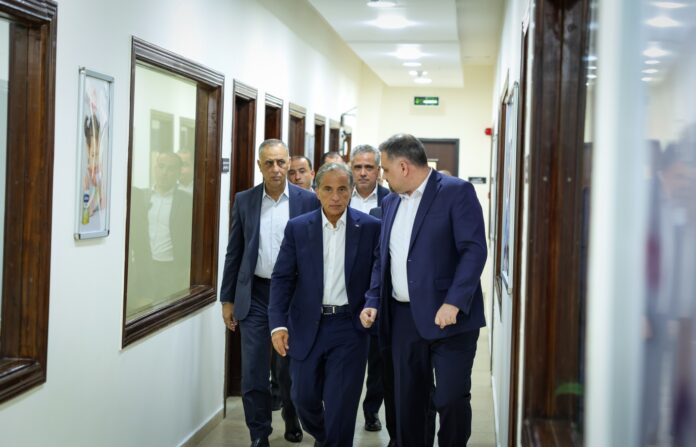 رئيس الوزراء يتفقد أربعة مواقع في لواء ناعور - صور