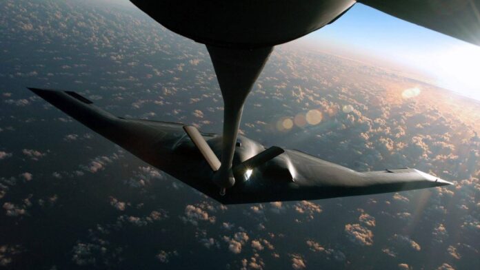 رويترز : قاذفات بي 2 شاركت في الضربة الأمريكية على إيران رويترز : قاذفات بي 2 شاركت في الضربة الأمريكية على إيران