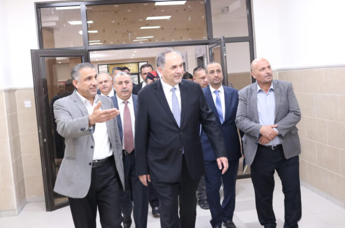 التلهوني يتفقد الخدمات في قصر عدل معان الجديد التلهوني يتفقد الخدمات في قصر عدل معان الجديد