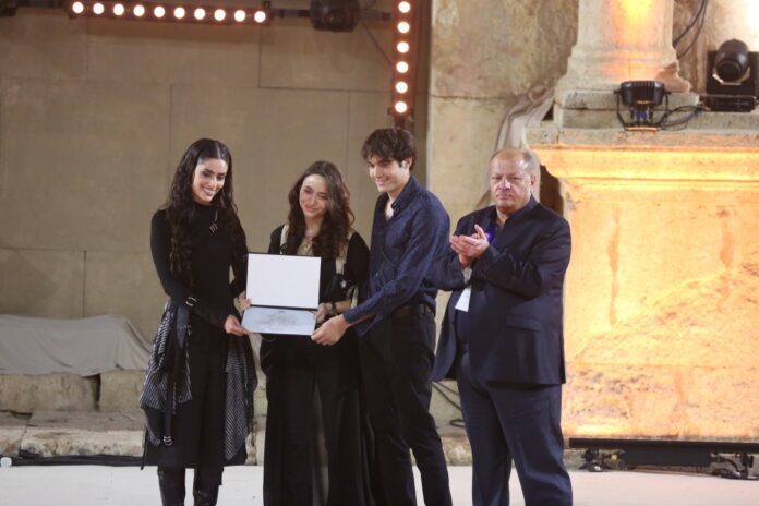 زين سجدي قدمت مزيجا من الراب والجاز والموسيقى العربية وبيج سام يتألق على المسرح الشمالي