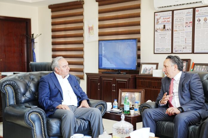 العمل النيابية تزور إقليم البترا وتدعو لإطلاق شركة تطوير وطنية واستثمارات سياحية تكاملية العمل النيابية تزور إقليم البترا وتدعو لإطلاق شركة تطوير وطنية واستثمارات سياحية تكاملية