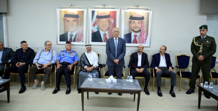 العيسوي ينقل تعازي الملك وولي العهد إلى عشيرة العلاوي