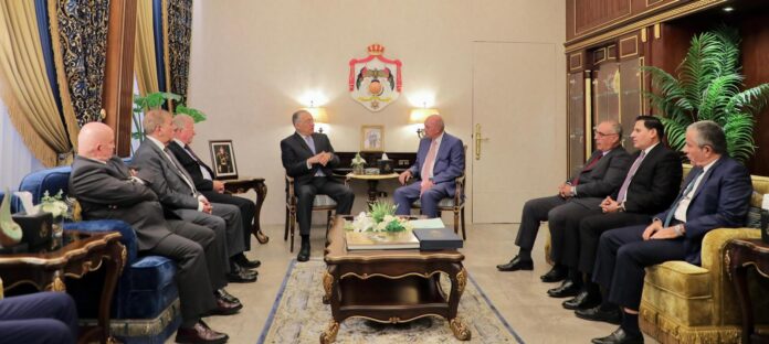 الفايز يثني على دور هيئة النزاهة في محاربة الفساد المالي والإداري