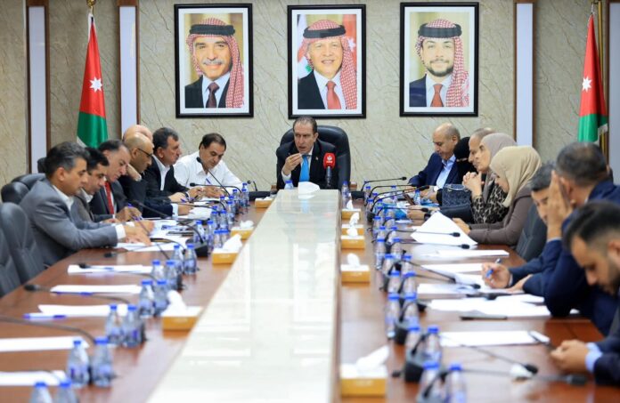 الميثاق النيابية تُشيد بجهود الهيئة الخيرية الأردنية والانزالات الجوية لإيصال المساعدات لغزة الميثاق النيابية تُشيد بجهود الهيئة الخيرية الأردنية والانزالات الجوية لإيصال المساعدات لغزة