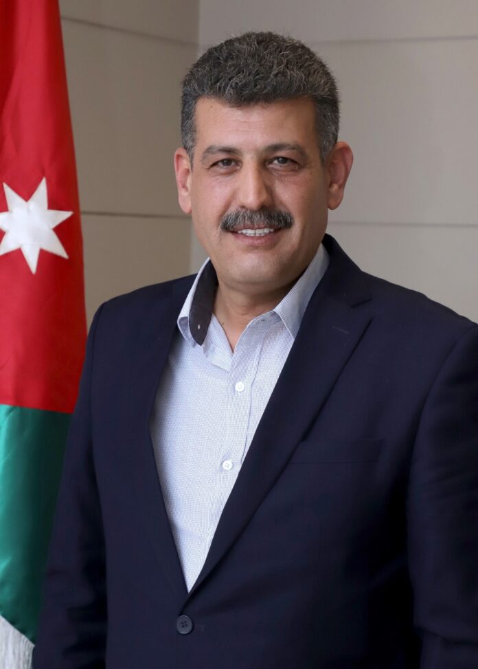 أبو عاقولة يدعو إلى إعادة العمل في مركز جمرك الرمثا