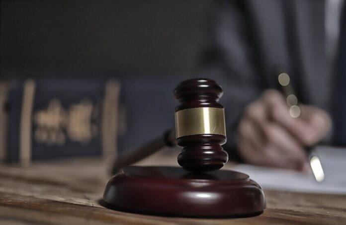 محاكمة نائب سابق في الكويت بتهمة الإساءة إلى الذات الأميرية