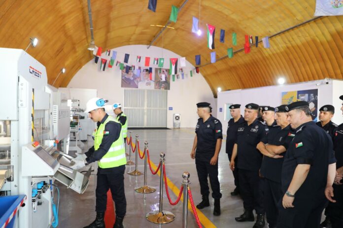 مدير الأمن العام يفتتح مصنع لوحات أرقام المركبات في الموقر