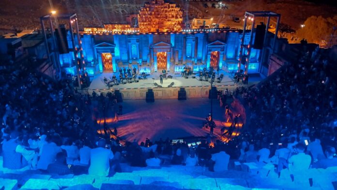 ناصيف زيتون يُشعل مدرج جرش بحفل جماهيري لافت