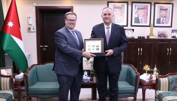 وزير العدل يستقبل القائم بالأعمال في السفارة الأميركية