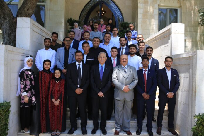 رئيس الديوان الملكي يلتقي وفدا من شبابيا من مناطق الأغوار