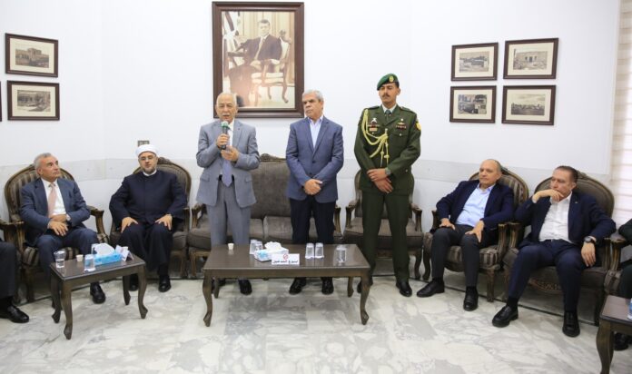 مندوبا عن الملك وولي العهد.. العيسوي يعزي الرواشدة والنعيمات والحنيطي والبندقجي مندوبا عن الملك وولي العهد.. العيسوي يعزي الرواشدة والنعيمات والحنيطي والبندقجي