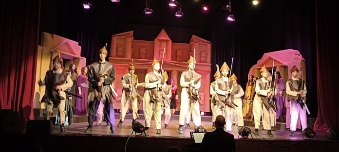 الجواب لمن افترا في مسرحية بترا