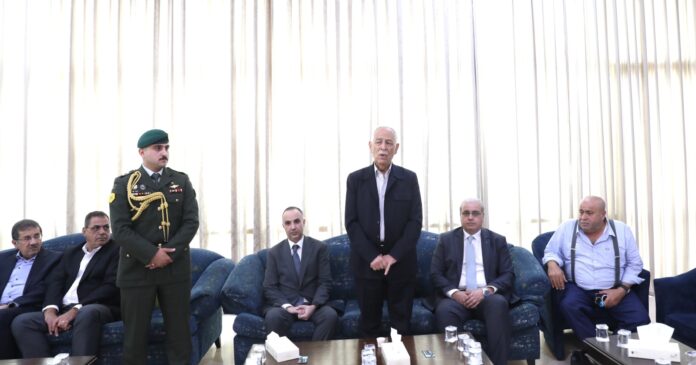 مندوبا عن الملك وولي العهد.. العيسوي يعزي عشائر عماري وعمارين والقطيفان وفريج