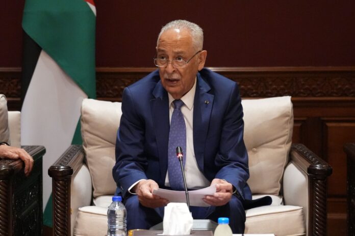 العيسوي: الملك درع الأمة وراعي عزّة الأردن وملاذ الأردنيين العيسوي: الملك درع الأمة وراعي عزّة الأردن وملاذ الأردنيين