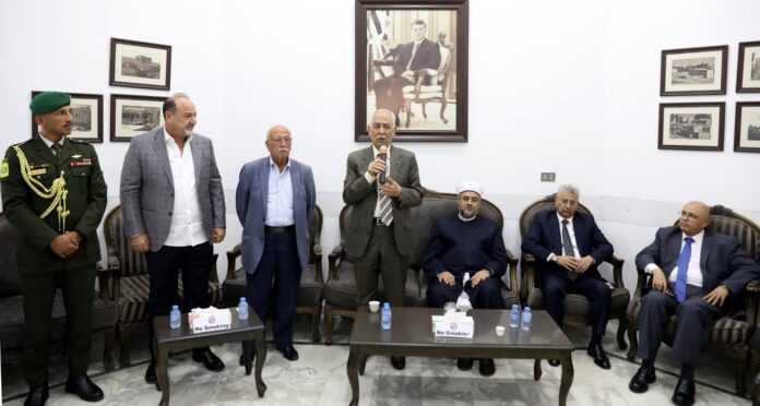 مندوبا عن الملك وولي العهد .. العيسوي يعزي بني عواد والجوارنة والديري وخير والعبابنة مندوبا عن الملك وولي العهد .. العيسوي يعزي بني عواد والجوارنة والديري وخير والعبابنة