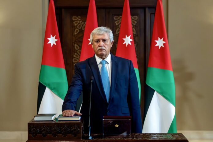 الدكتور احمد الرقيبات يهنئ الدكتور نضال القطامين بتعيينه وزيرا للنقل