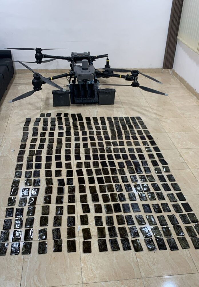 احباط محاولة تهريب مواد مخدرة بواسطة طائرة مسيرة احباط محاولة تهريب مواد مخدرة بواسطة طائرة مسيرة