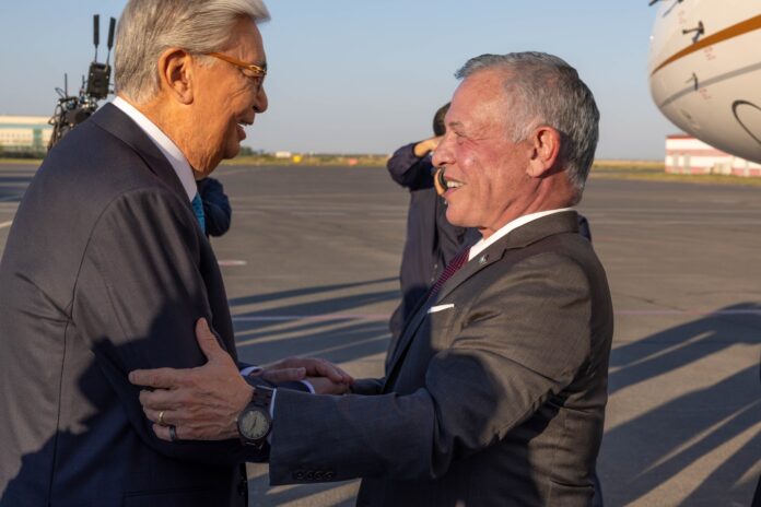 رئيس كازاخستان يستقبل جلالة الملك