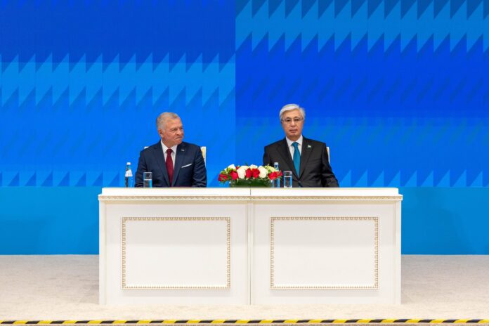 الملك والرئيس توكاييف يحضران الجلسة الختامية لمنتدى الأعمال الأردني الكازاخستاني في أستانا الملك والرئيس توكاييف يحضران الجلسة الختامية لمنتدى الأعمال الأردني الكازاخستاني في أستانا