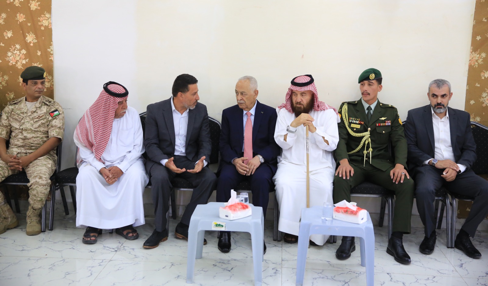 مندوبا عن الملك وولي العهد... العيسوي يعزي الزعبي والأمير والمعادات والدلاهمة