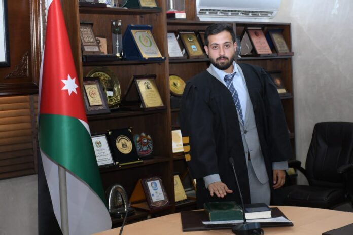 المحامي مالك الحمايدة ينتقل الى سجل المحامين المزاولين .. الف مبروك المحامي مالك الحمايدة ينتقل الى سجل المحامين المزاولين .. الف مبروك
