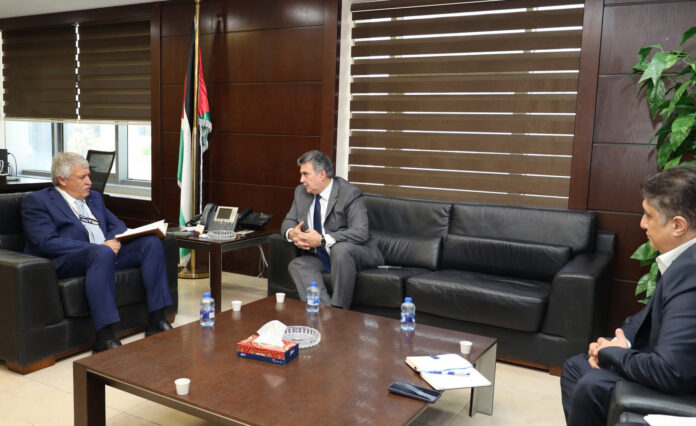 القطامين يؤكد أهمية التكنولوجيا في تعزيز كفاءة قطاع النقل