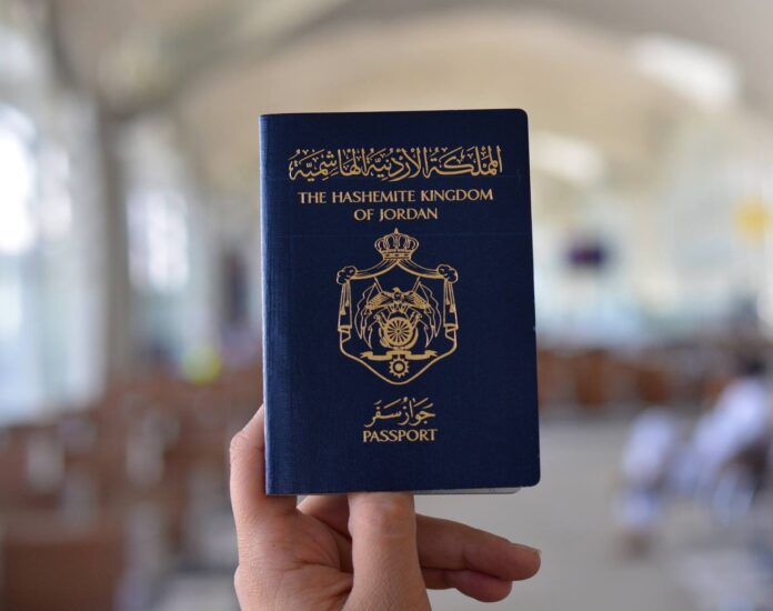 الأحوال المدنية: المحكمة الشرعية في القدس أصدرت 116 ألف جواز للمقدسيين الأحوال المدنية: المحكمة الشرعية في القدس أصدرت 116 ألف جواز للمقدسيين